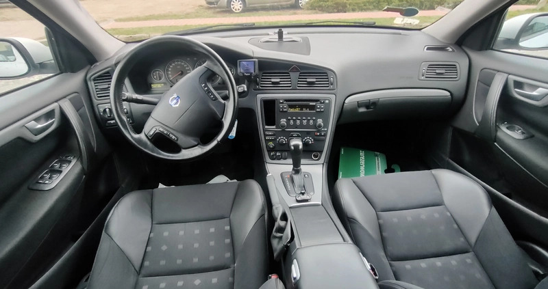 Volvo V70 cena 12999 przebieg: 249000, rok produkcji 2005 z Wieruszów małe 667